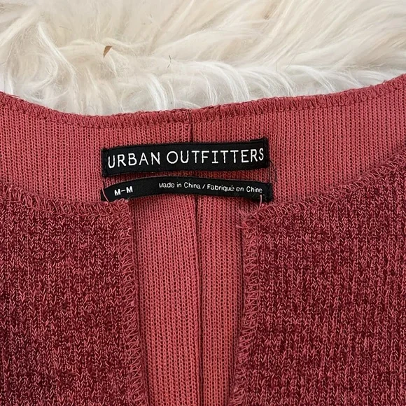 Urban Outfitters split neck cropped long sleeve boxy top - Picture 2 of 4